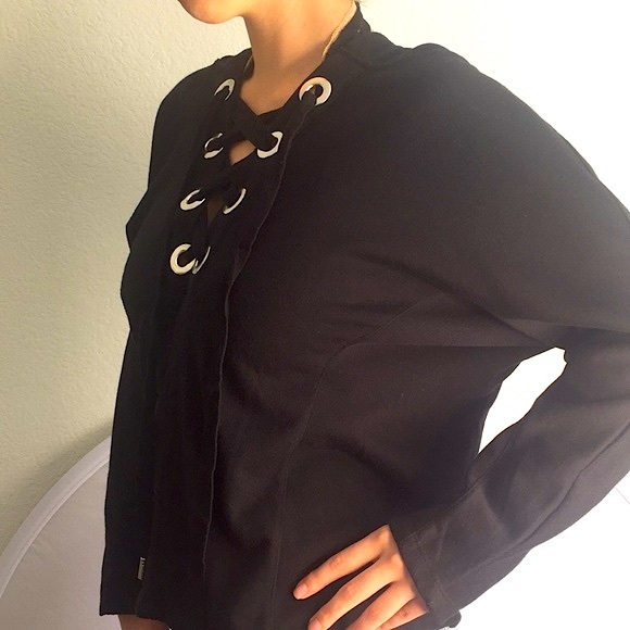 Soft cozy like new lace up black sweatshirt with hood - Picture 4 of 7